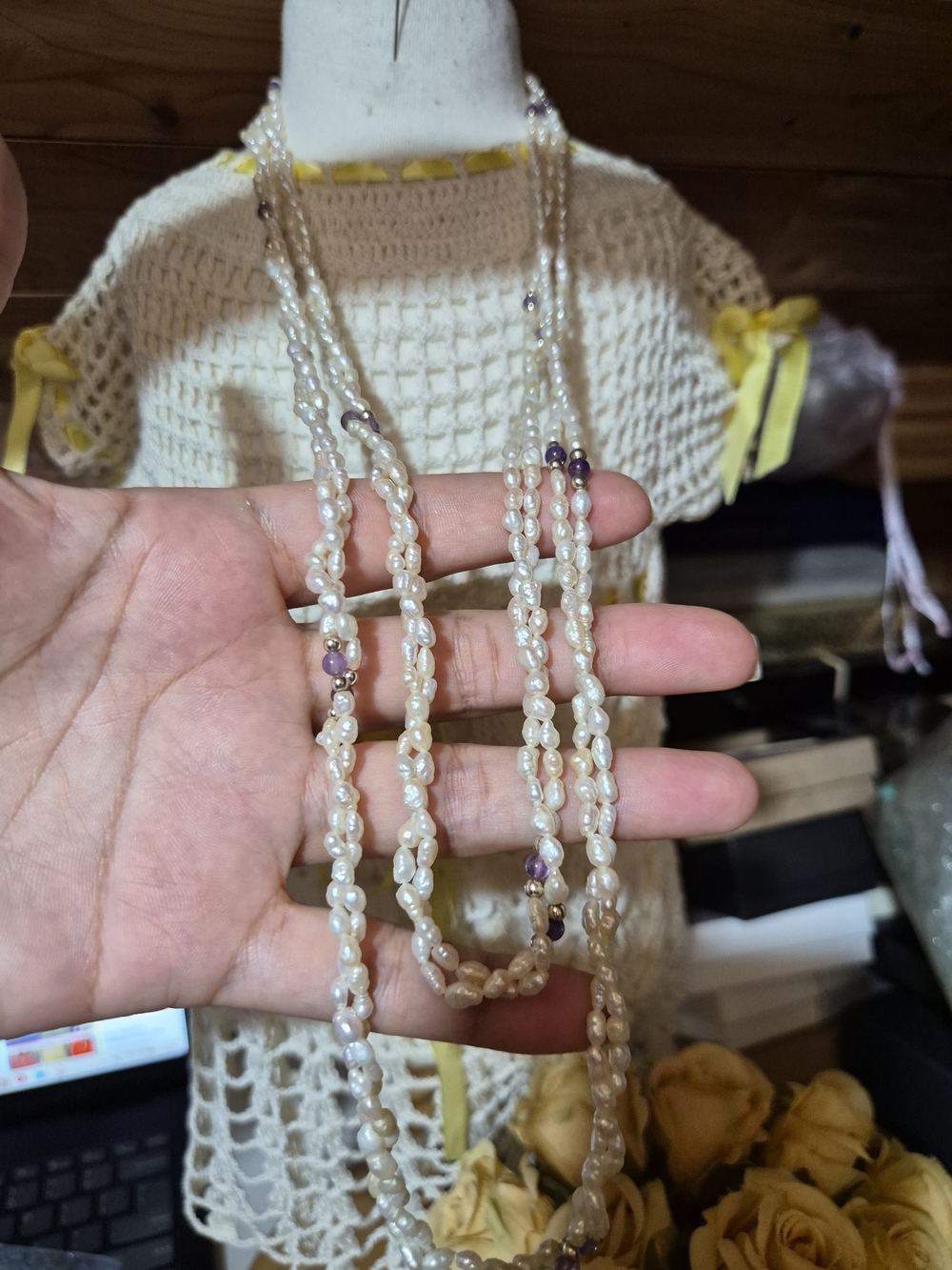 2 Napier Pearl and Gold-Tone Necklace with Lavender Accents - Picture 4 of 8